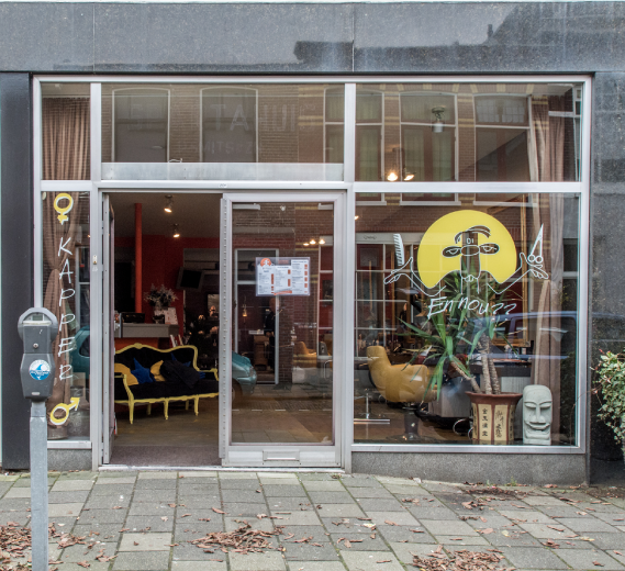 En Nou salon in de Leidsestraat